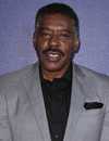 Tiro en la cabeza de Ernie Hudson