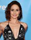 Tidado de la cabeza de Sarah Wayne Callies en el NBCuniversal Winter Press Tour 2020