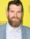 Tiro en la cabeza de Timothy Simons