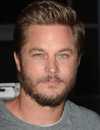 Tiro en la cabeza de Travis Fimmel