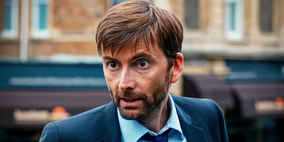 El show de misterio británico de David Tennant con 92% en RT sobresale en una cosa que muchos thrillers ignoran