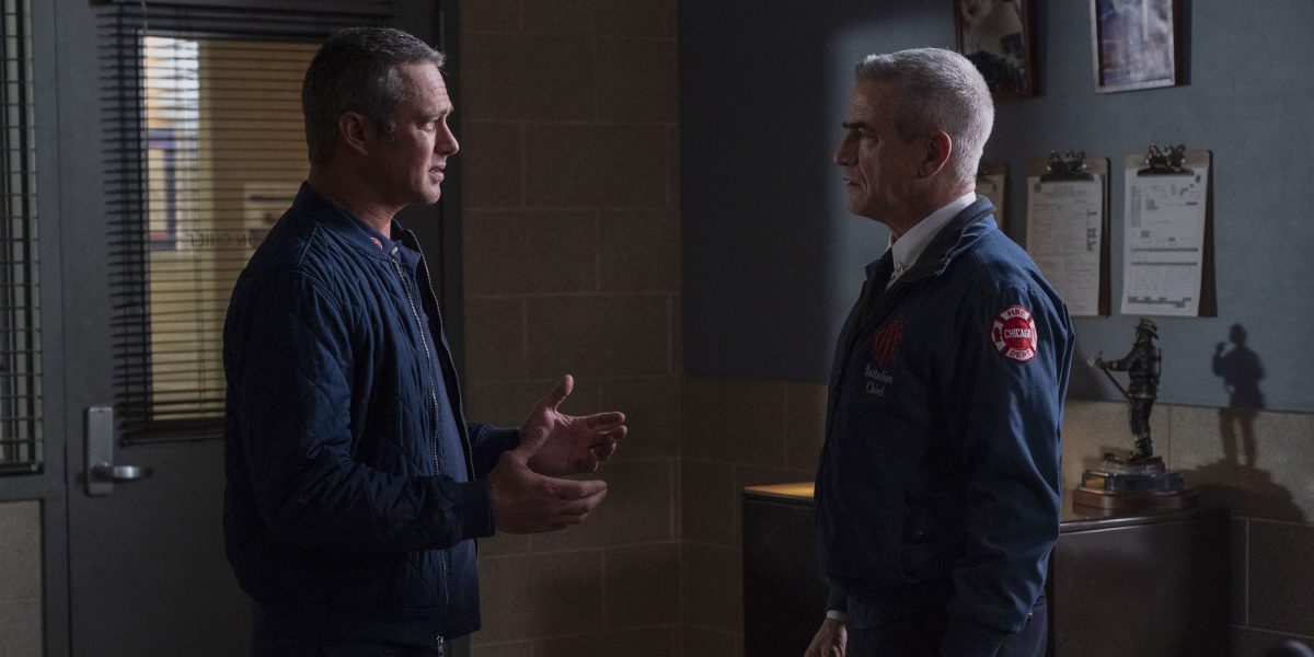 Chicago Fire Temporada 13 Finale's Big Revele & Herrmann's Sacrifice desempaquetado por Showrunner