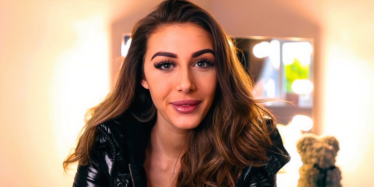 No puedo esperar para ver a Chloe Veitch anfitrión Sneaky Links: Dating After Dark (ella es una veterana de reality shows)