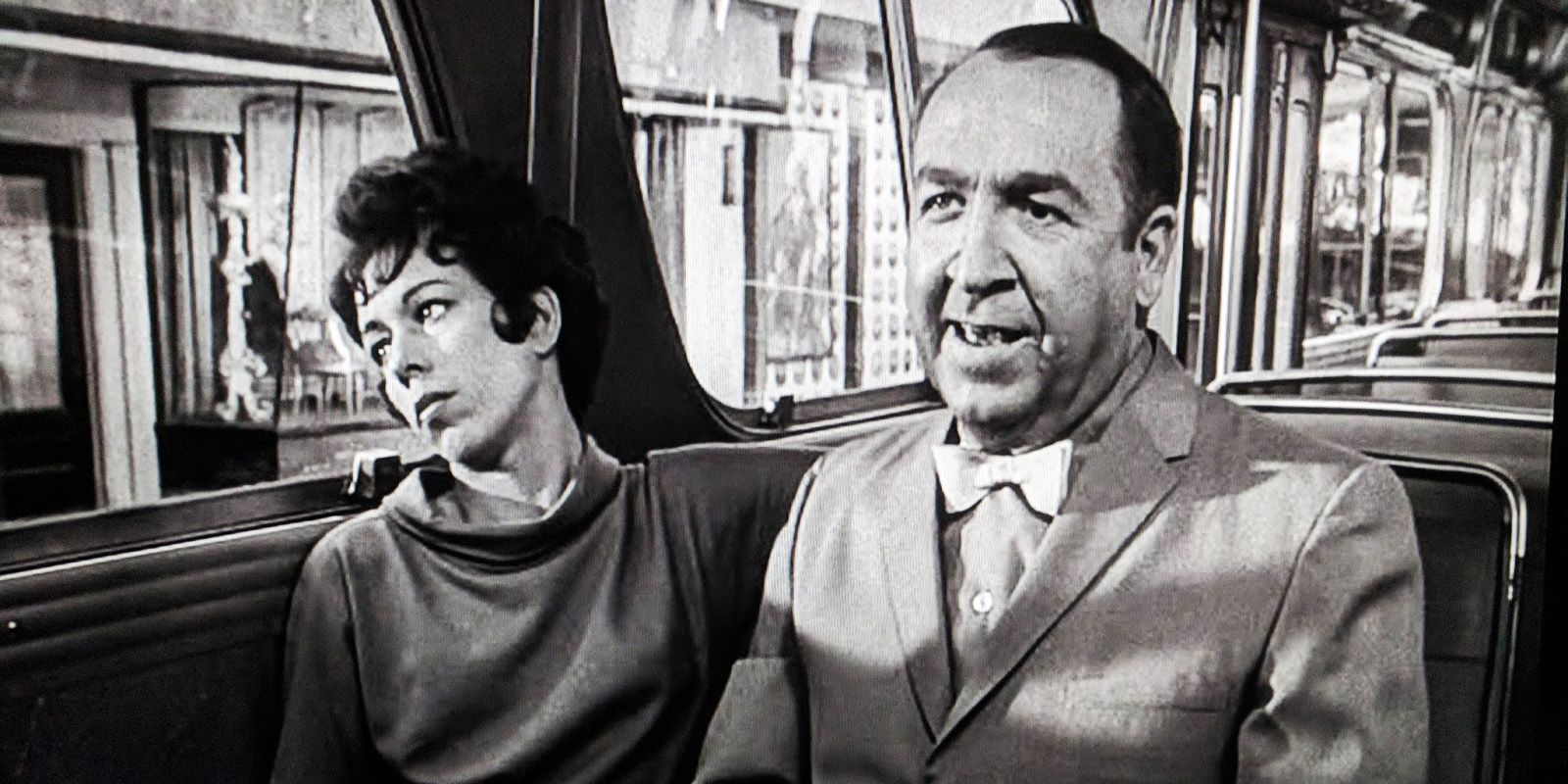 Uno de los episodios más extraños de The Twilight Zone fue un piloto de puerta trasera para una comedia de situación