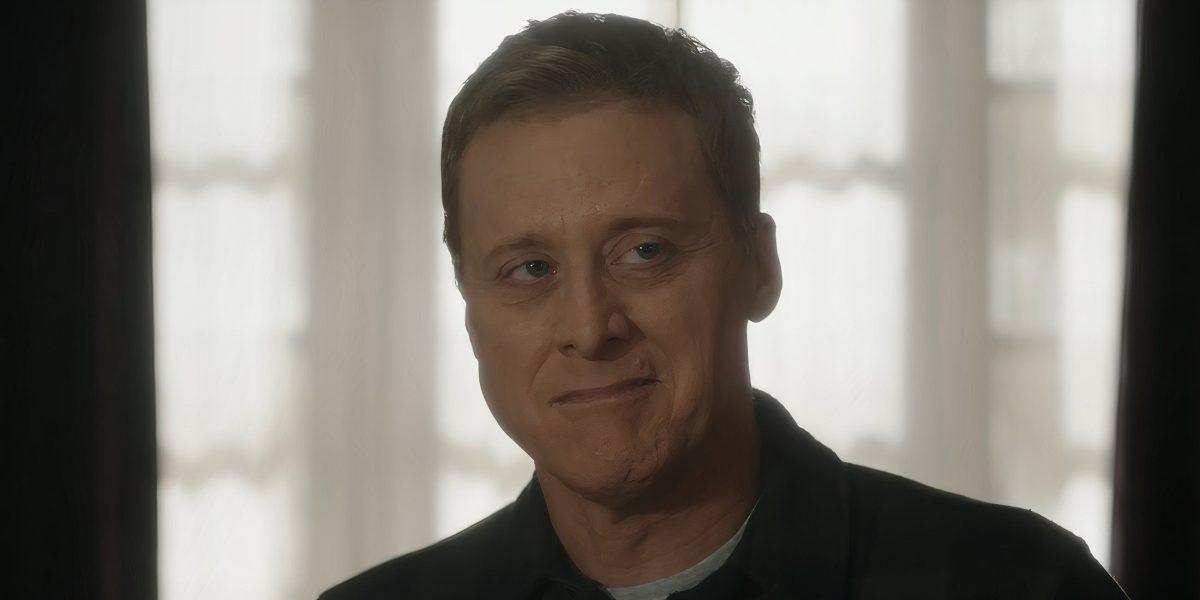 Alan Tudyk residente Alan Tudyk resume hilarantemente temporadas 1-3 en un nuevo clip antes de la temporada 4 Estreno en Syfy & USA