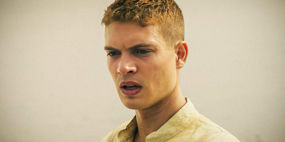 En lugar de la temporada 4 de Wheel of Time, los fanáticos deberían ver este programa de fantasía Netflix de 95% RT Brandon Sanderson llamado una "mejor adaptación"