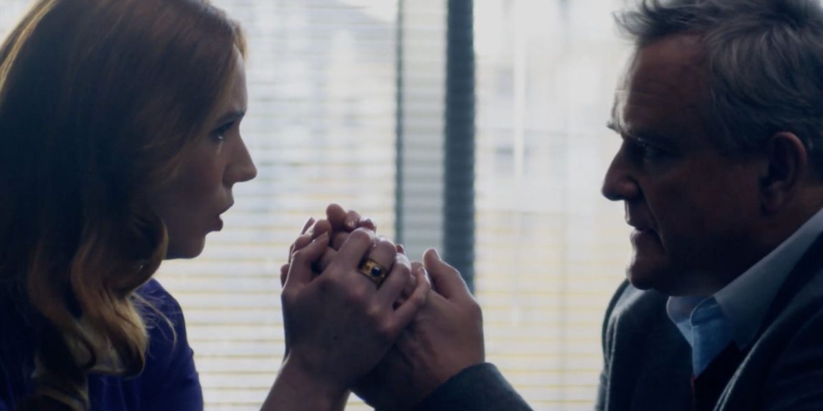 Esta brillante miniserie británica con una reunión familiar de Doctor Who ahora está disponible para transmitir