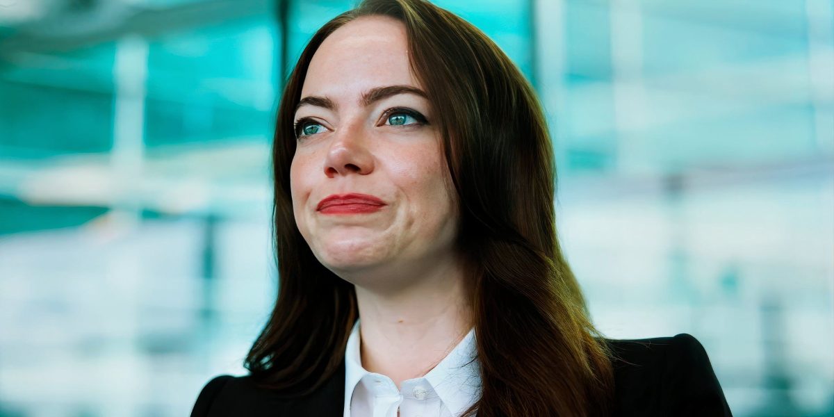 Emma Stone y Jesse Plemons estrella en un nuevo trailer para la comedia oscura del director nominado al Oscar