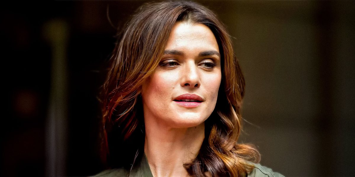 Estrella del drama romántico del 92% RT de Netflix que regresa al streamer para dirigir una serie limitada frente a Rachel Weisz