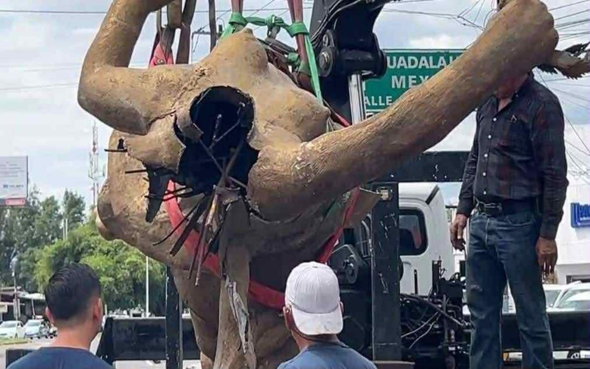 Ángel de la Independencia de Tepic pierde la cabeza durante su retiro para restauración