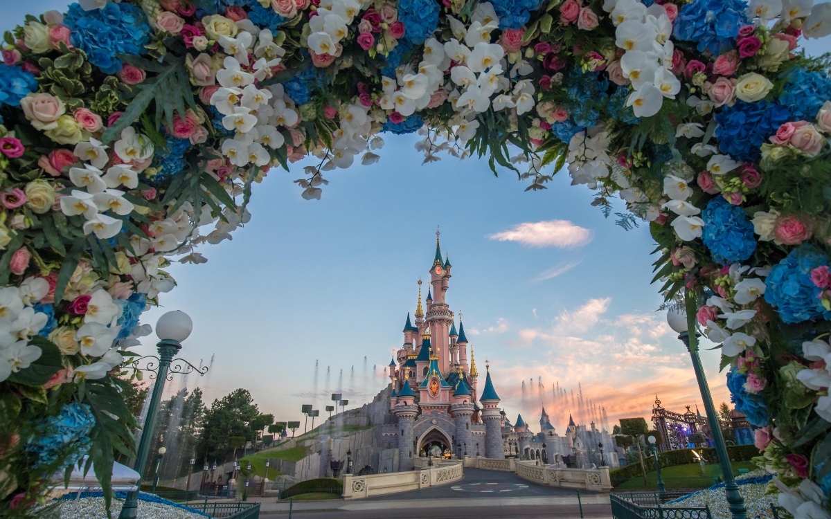 Boda falsa que involucraba una niña en Disney París termina con 4 detenciones