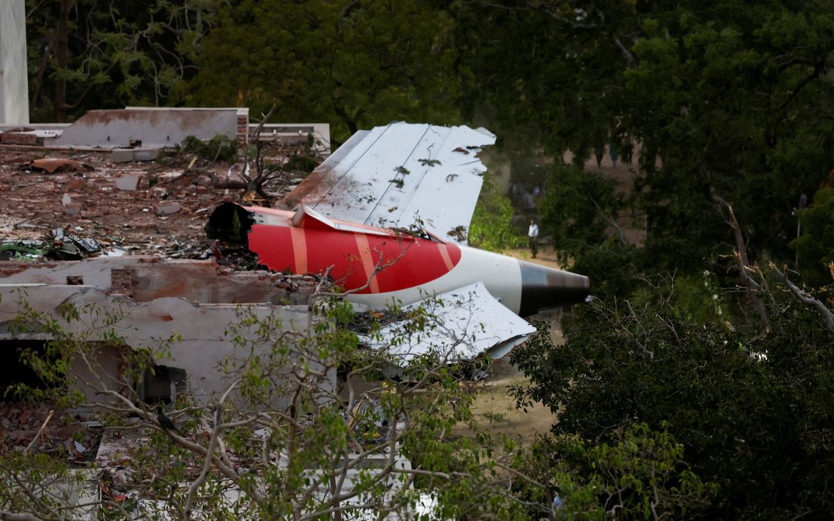 Cajas negras y ADN: ¿Cómo se investiga una catástrofe aérea como la de la India?
