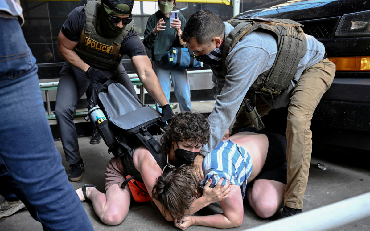 Corte Suprema de Estados Unidos permite a Trump reanudar la deportación de migrantes a terceros países