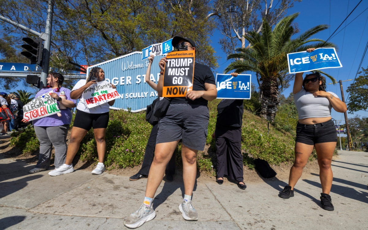 Dodgers dan 1 mdd a familias afectadas por las políticas antiinmigrantes de Trump