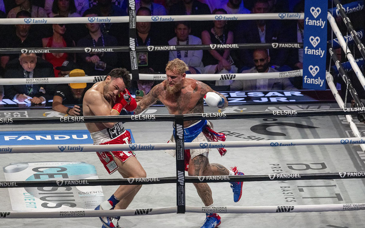 El 'youtuber' Jake Paul se impuso por decisión unánime a Julio César Chávez Jr.