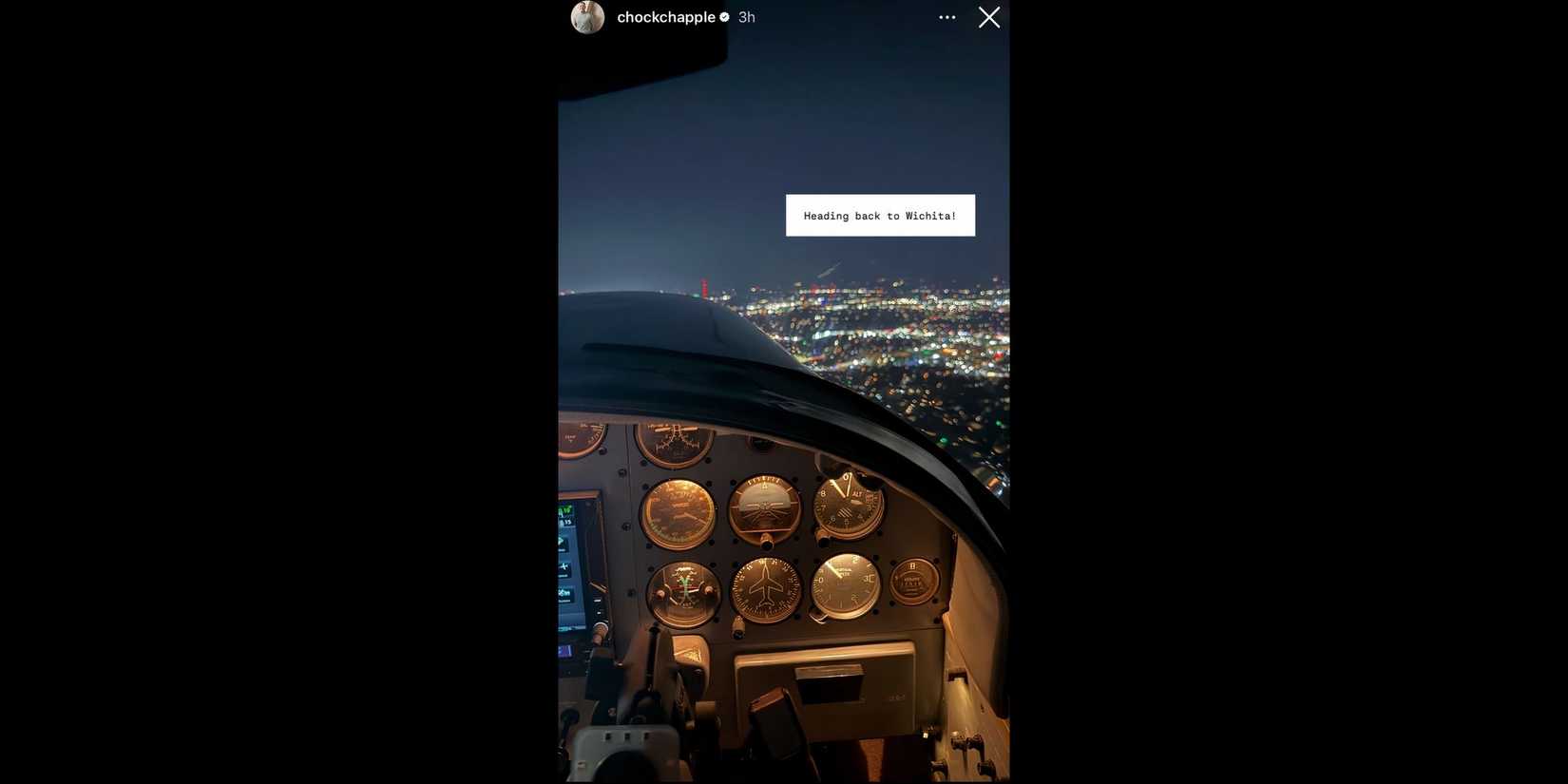 El Chapple de la soltera dorada de la soltera regresa a Kansas después de que Joan lo dejó para una nueva aventura