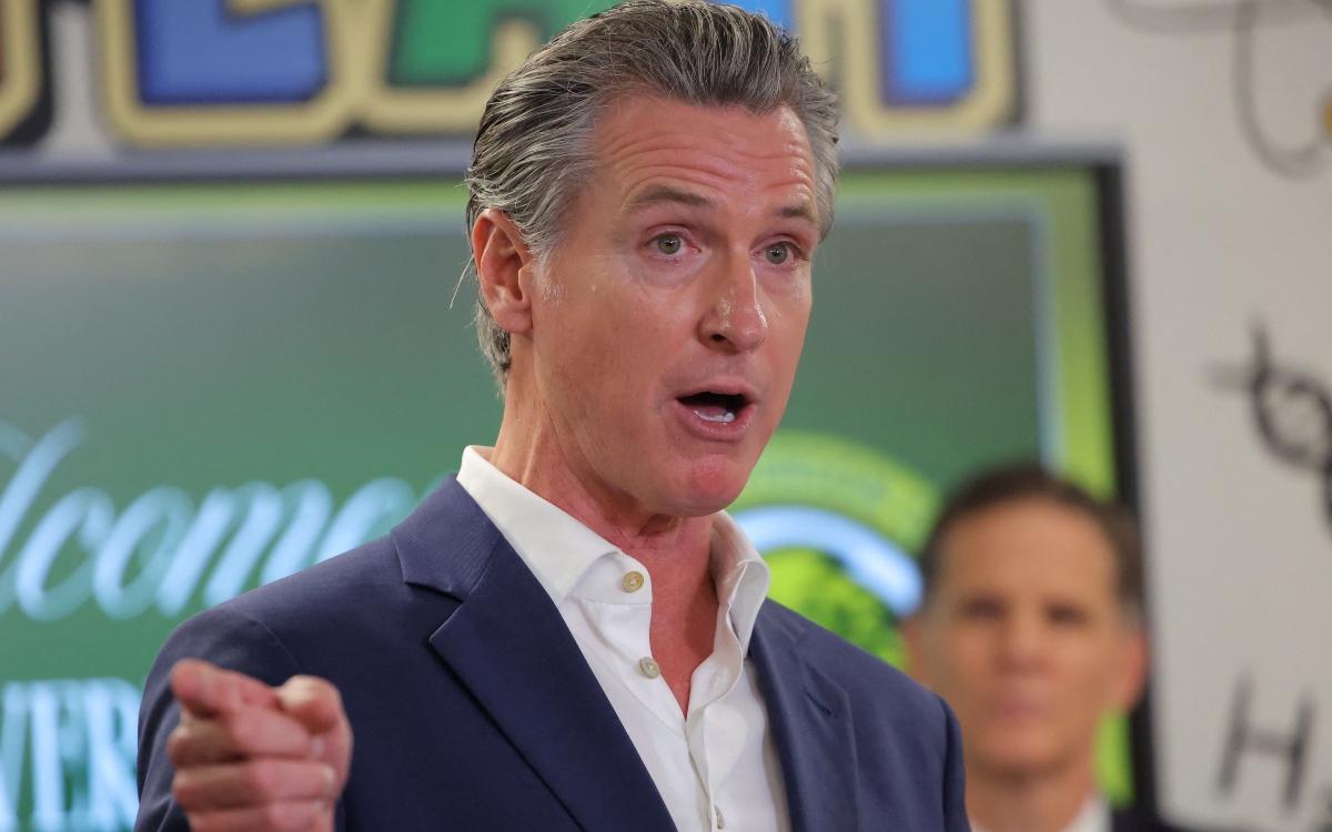 Gobernador de California desmiente a Trump sobre supuesta llamada telefónica