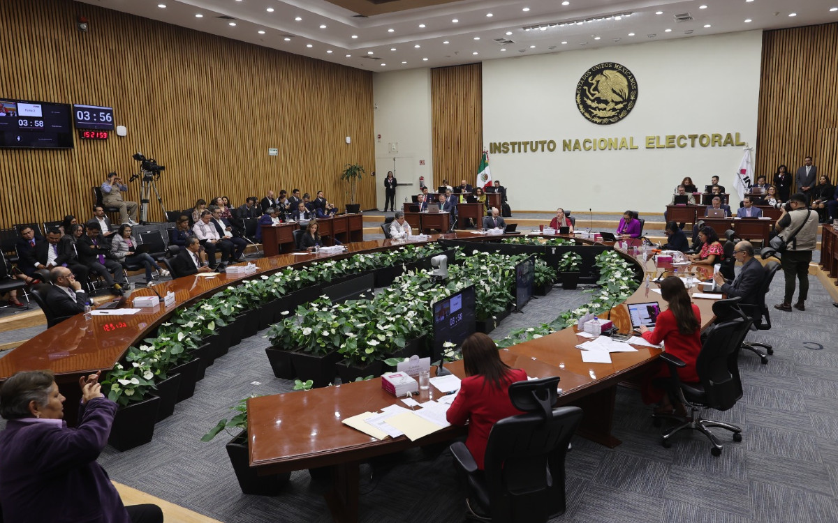 INE valida elección judicial en votación dividida y llamado a indagar ‘acordeones’