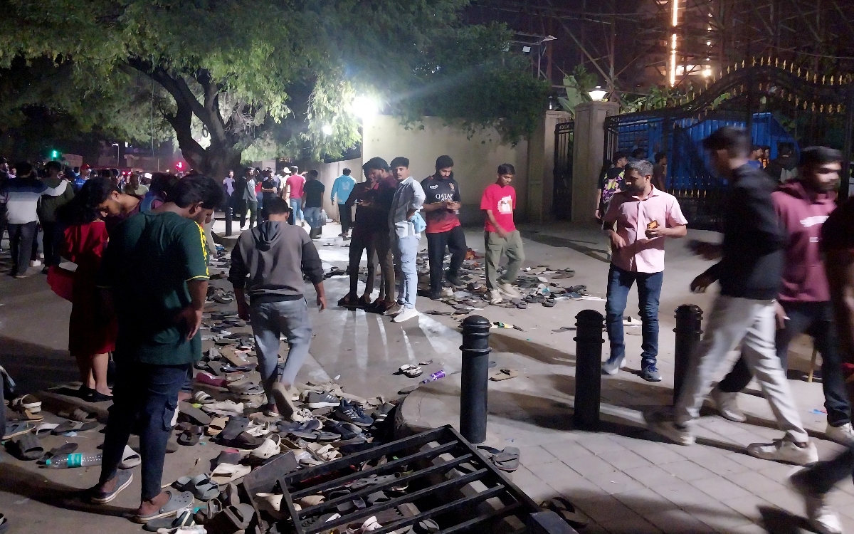 Investigan estampida fatal durante celebración de la liga de críquet en India | Video