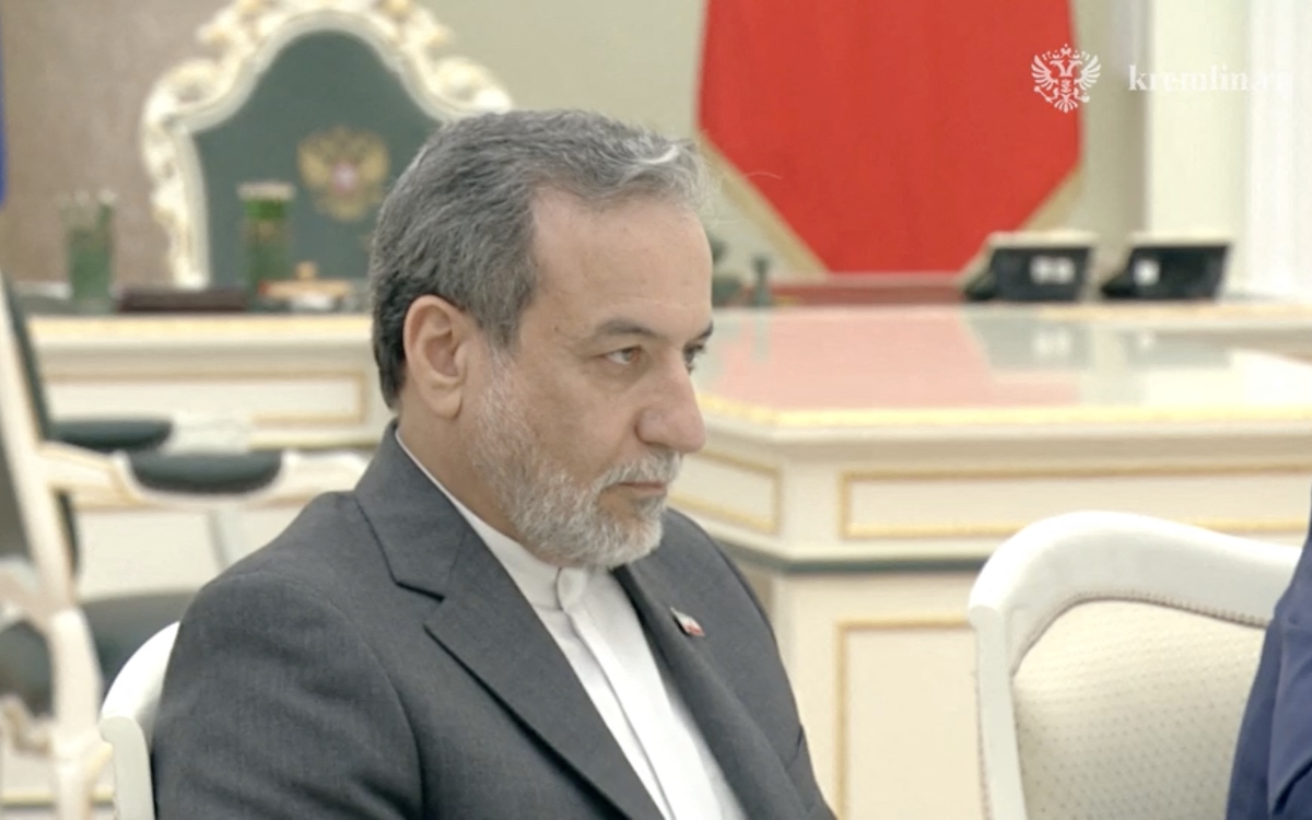 Irán no tiene planes para tener conversaciones nucleares con EU: ministro iraní de Asuntos Exteriores