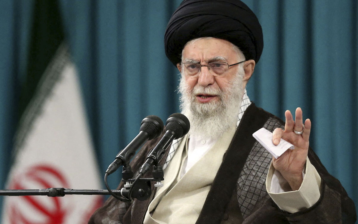 Jamenei felicita al pueblo iraní por la 'victoria' sobre Israel en su primer mensaje tras el alto al fuego
