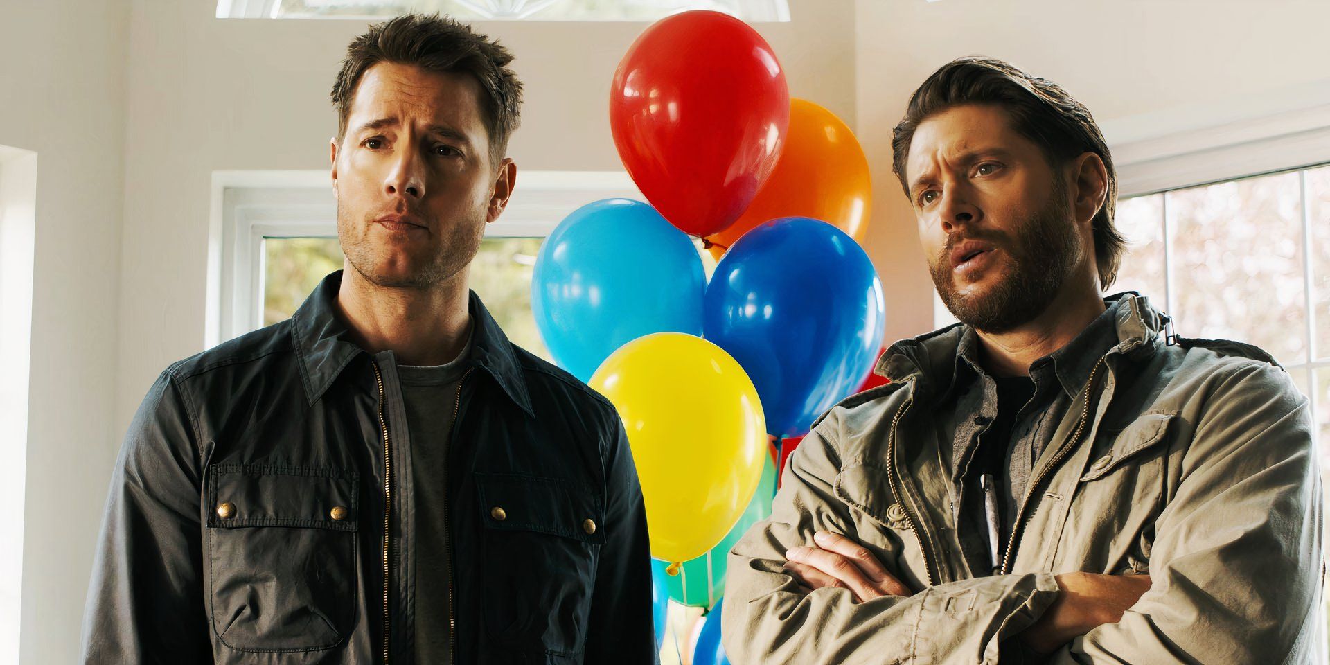 Russell y Colter en el rastreador de la temporada 1, episodio 12, de pie juntos