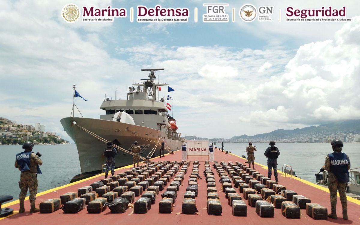 Marina decomisa semisumergible con más de 3 toneladas de cocaína en Guerrero