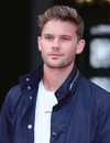 Tiro en la cabeza de Jeremy Irvine