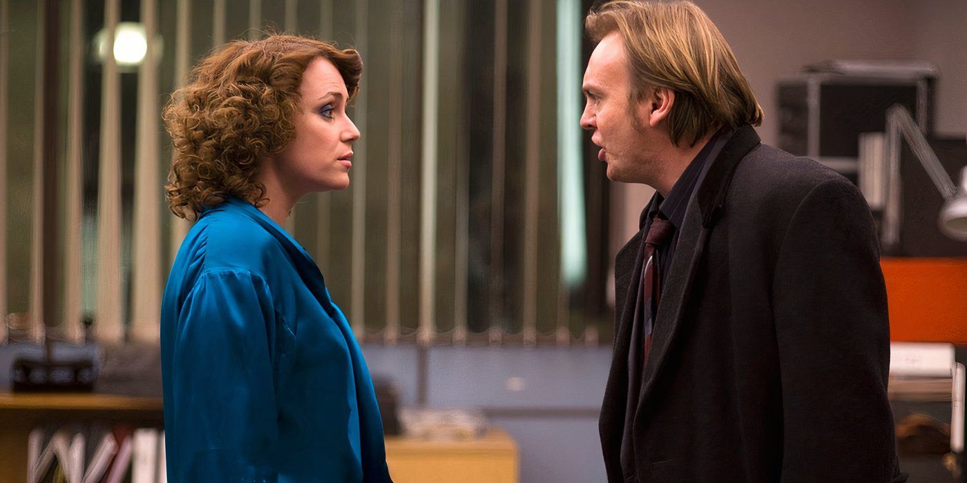 Philip Glenister como Gene Hunt Keeley y Hawes como Alex Drake teniendo una intensa discusión en la oficina en cenizas a cenizas.