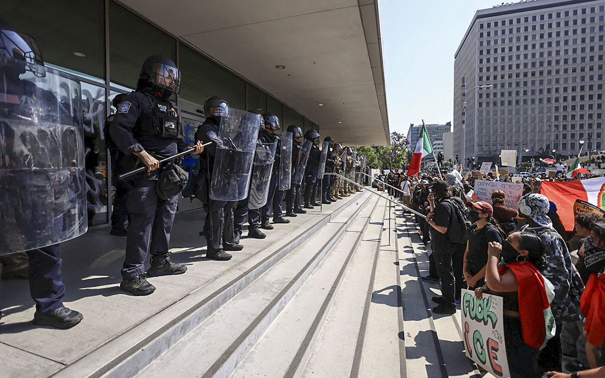 Suspenden citas y audiencias migratorias en Los Ángeles por protestas