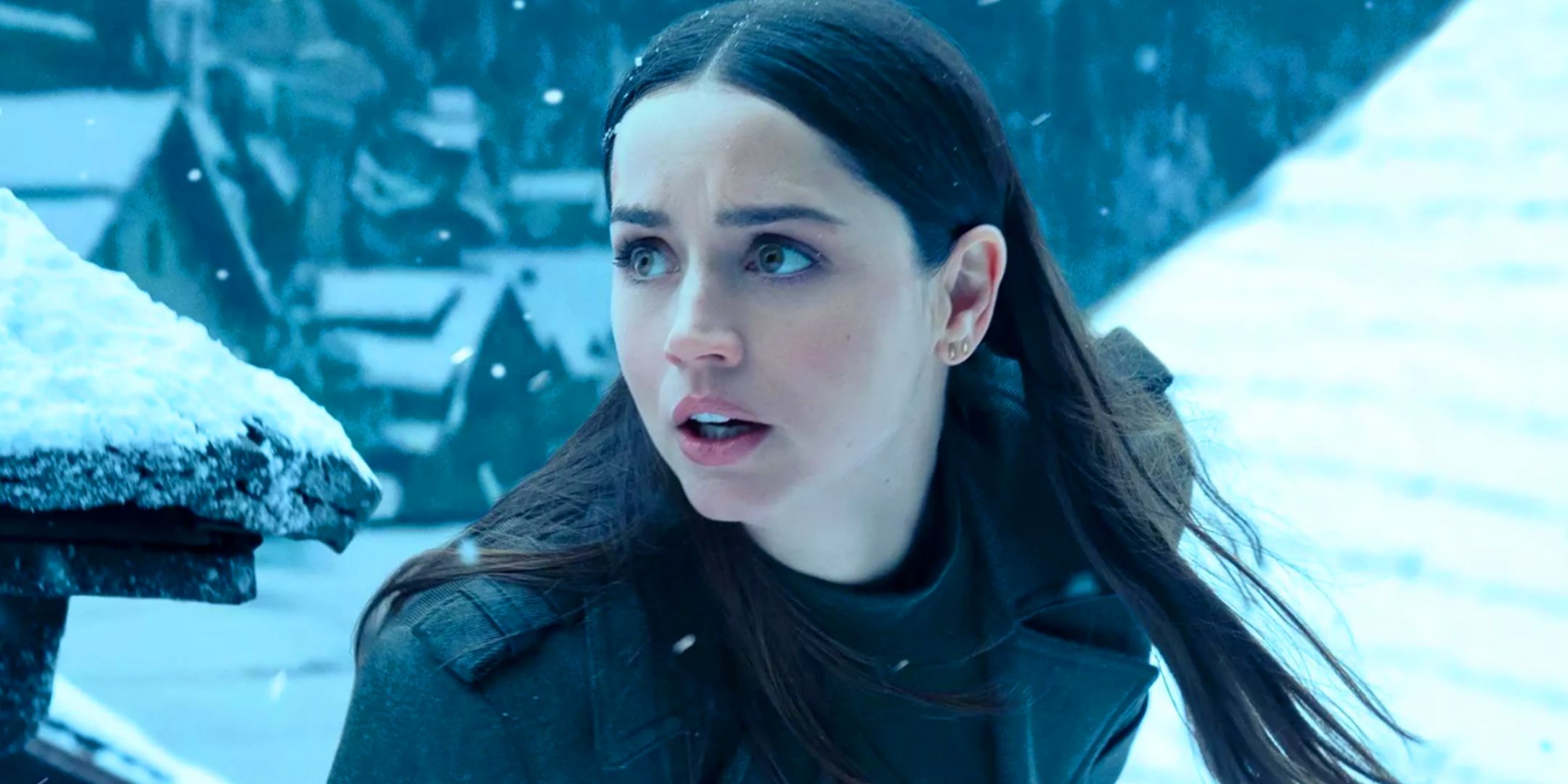 El director de la bailarina teoriza quién puso el contrato en Eve al final de John Wick Spin -off y por qué un personaje fue desechado