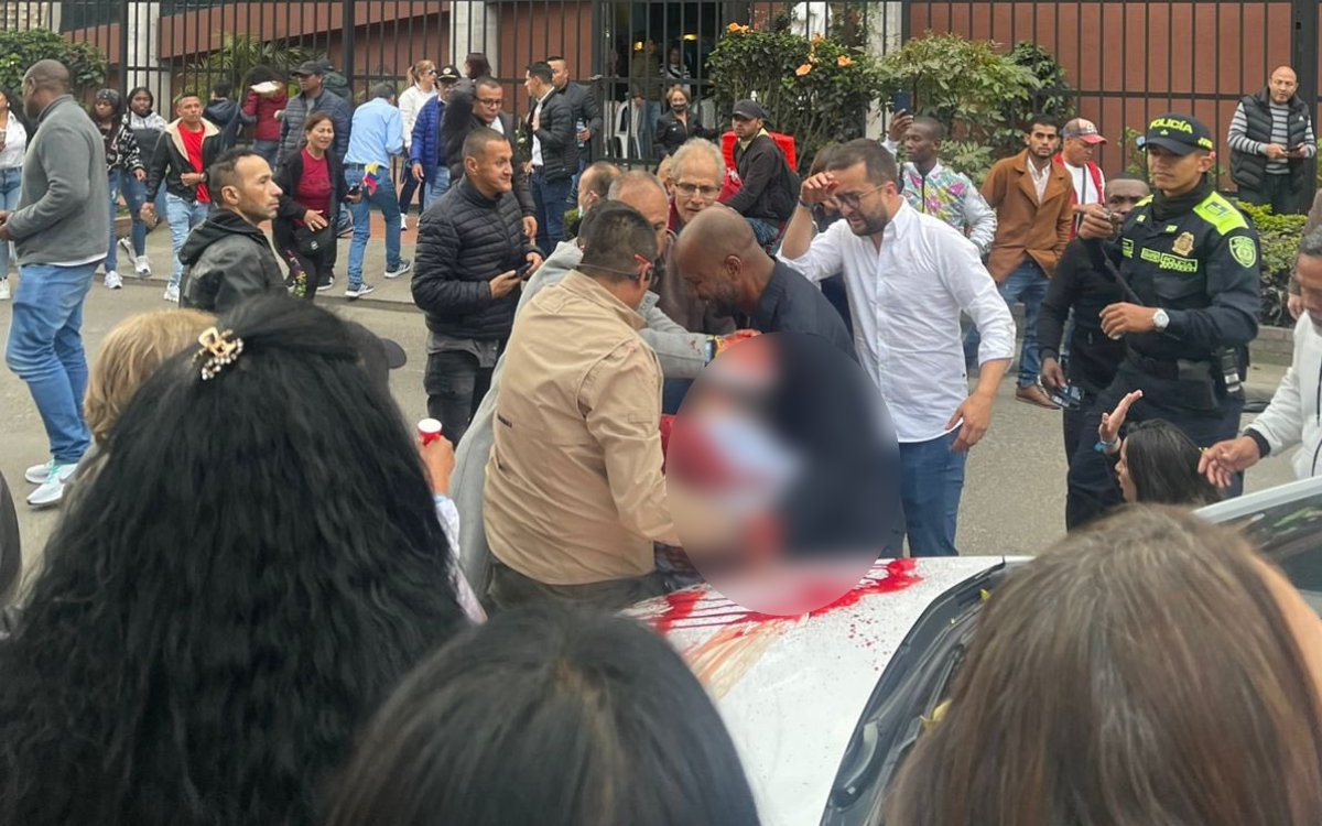 Videos | Balean al aspirante presidencial colombiano de derecha Miguel Uribe Turbay