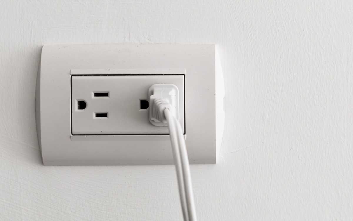 ¿Qué son los 'vampiros eléctricos'? Profeco te dice cómo ahorrar energía en casa