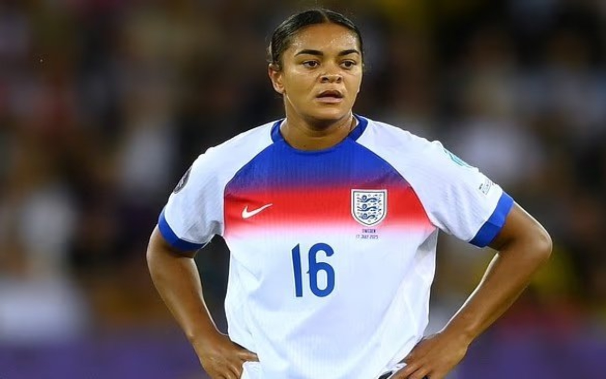 'Estamos con Jess y todas las personas que han sufrido insultos racistas': Infantino