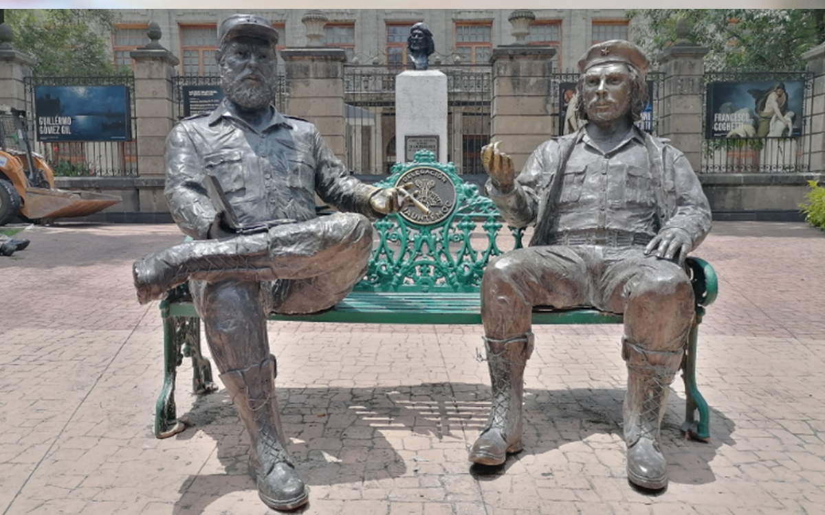'Ilegal': CDMX critica remoción de estatuas de Fidel Castro y el 'Che'