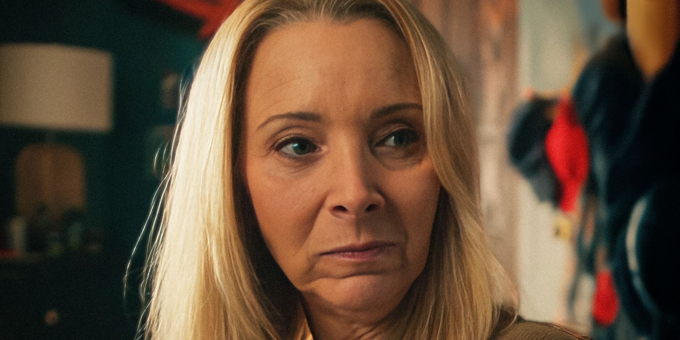 La oscura comedia de Lisa Kudrow en Netflix ahora en el limbo, pero todavía hay esperanza