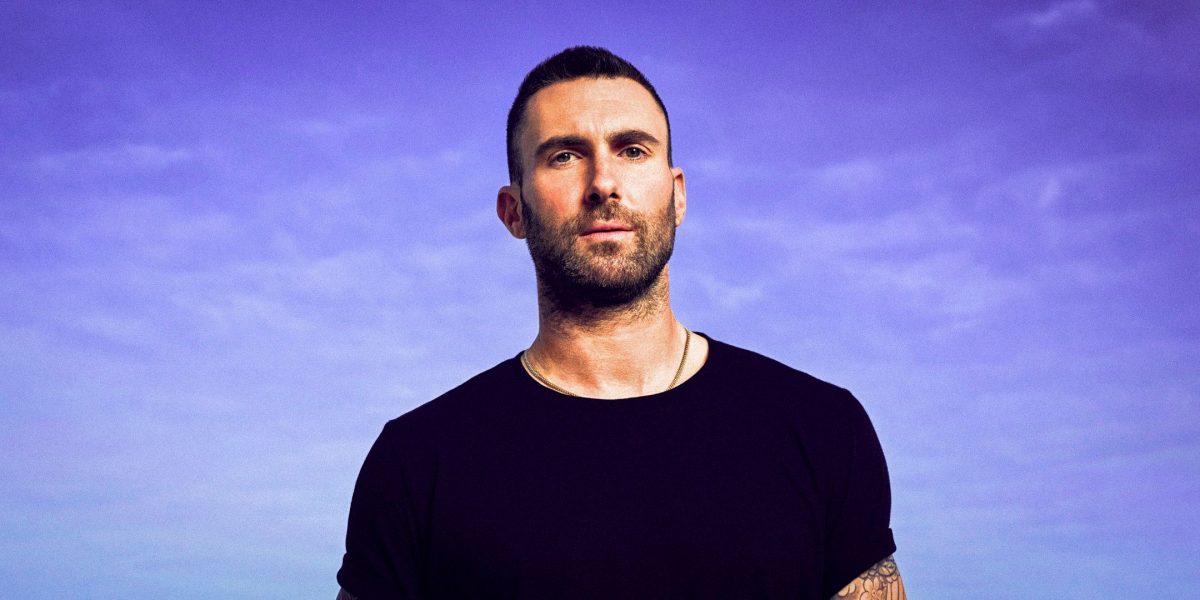 Adam Levine pierde $ 5,000 después de que el ex entrenador de voz llega a la broma épica