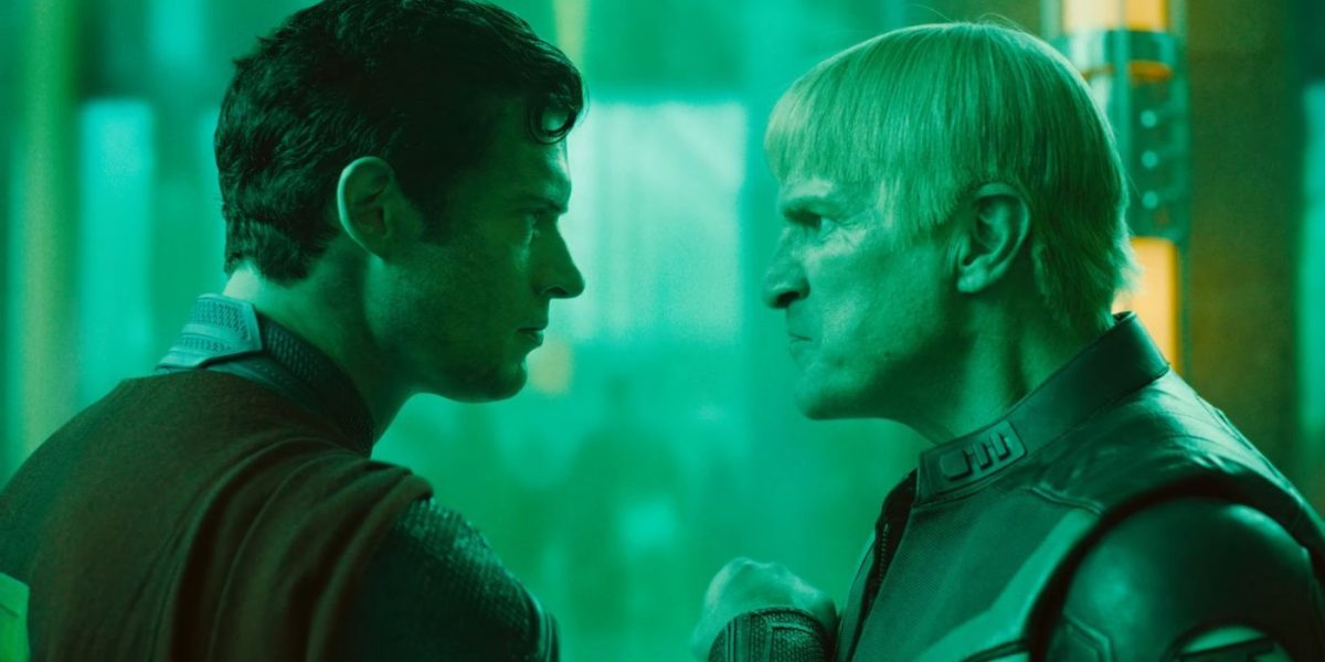 ¿Cuál es el voto de la linterna verde que menciona Nathan Fillion en Superman?