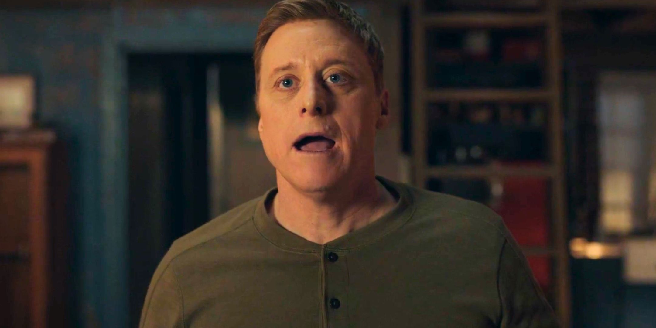 La temporada 4 residente alienígena 4 solo usó la misma historia de Harry por tercera vez desde que comenzó el espectáculo