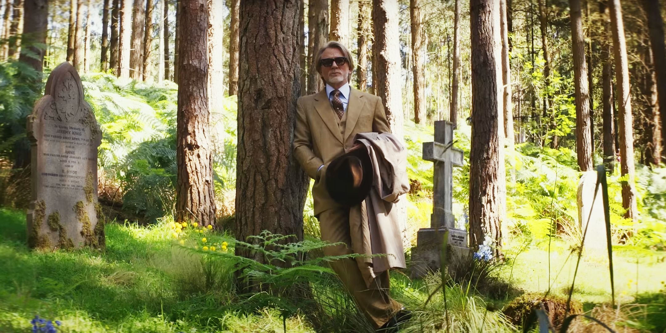 Cómo Knives Out Wake Up Dead Man es “increíblemente diferente de la cebolla de vidrio” revelado por el director