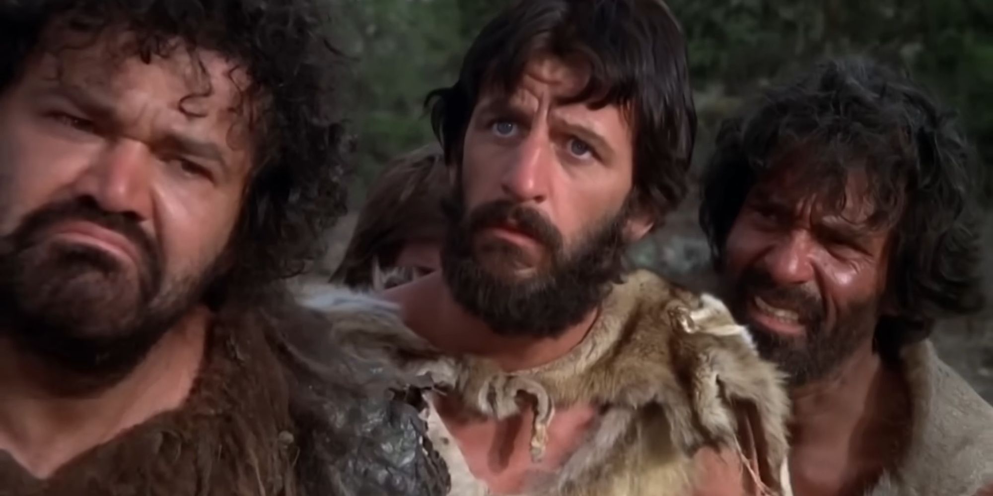 Probablemente no tenías idea de que este ícono musical protagonizó una película de dinosaurio de los años ochenta obligada