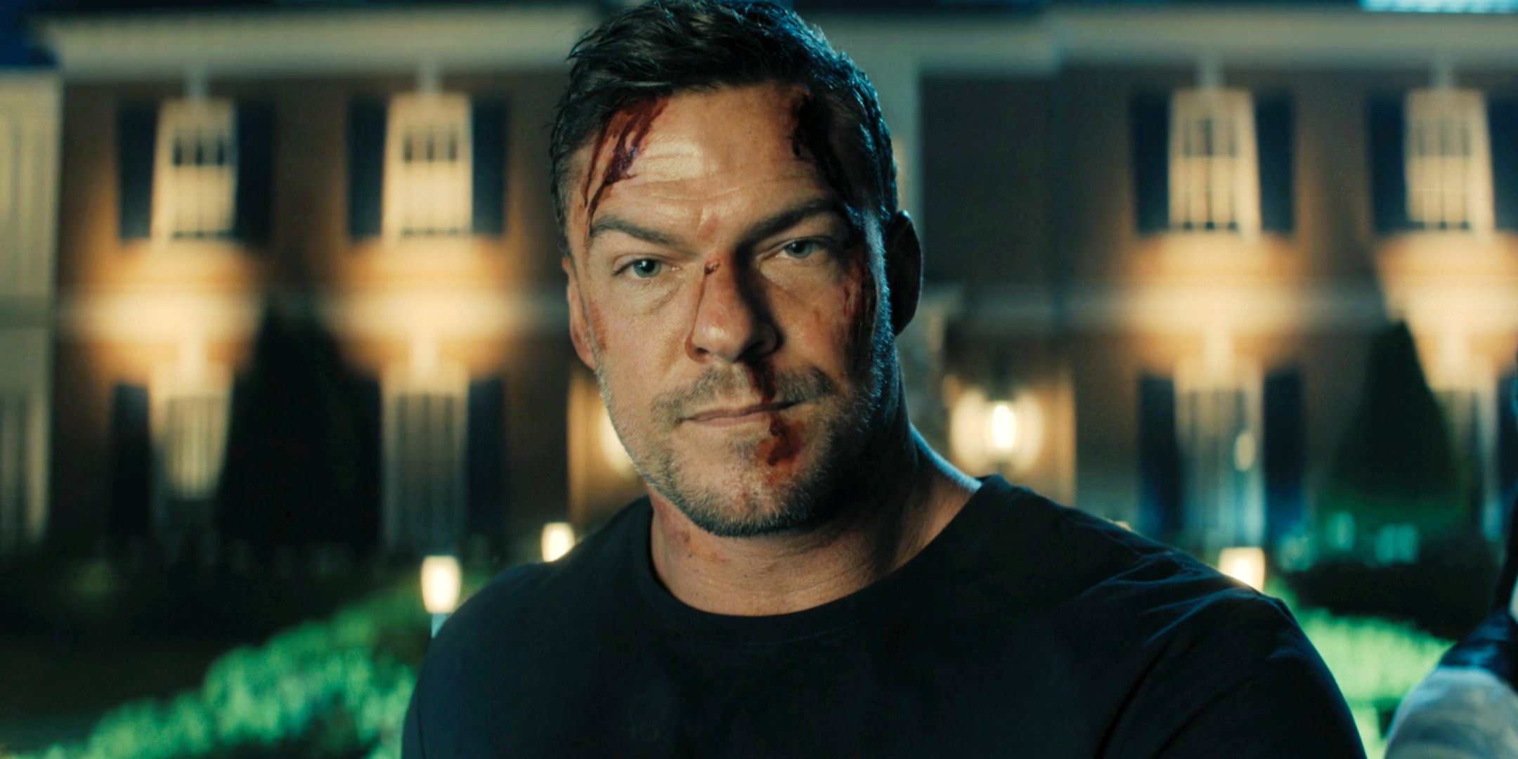 Alan Ritchson de Reacher reveló en la primera imagen del nuevo thriller de acción con solo “4 líneas de diálogo”