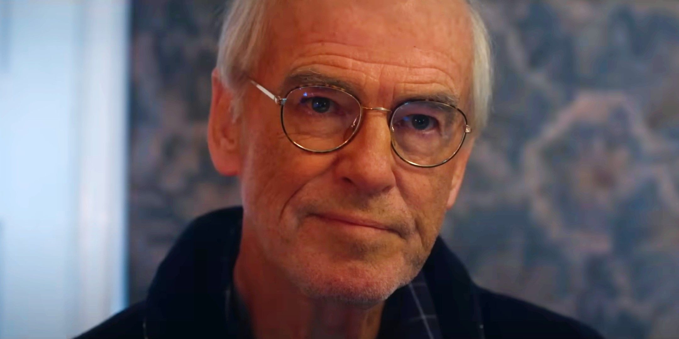 La sorprendente transformación de Pierce Brosnan revelada en el primer trailer de biopía boxeo