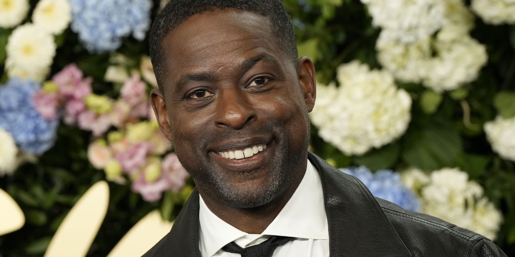 El anterior programa de televisión ganador del Emmy de Sterling K. Brown es una visita obligada después de su nuevo thriller