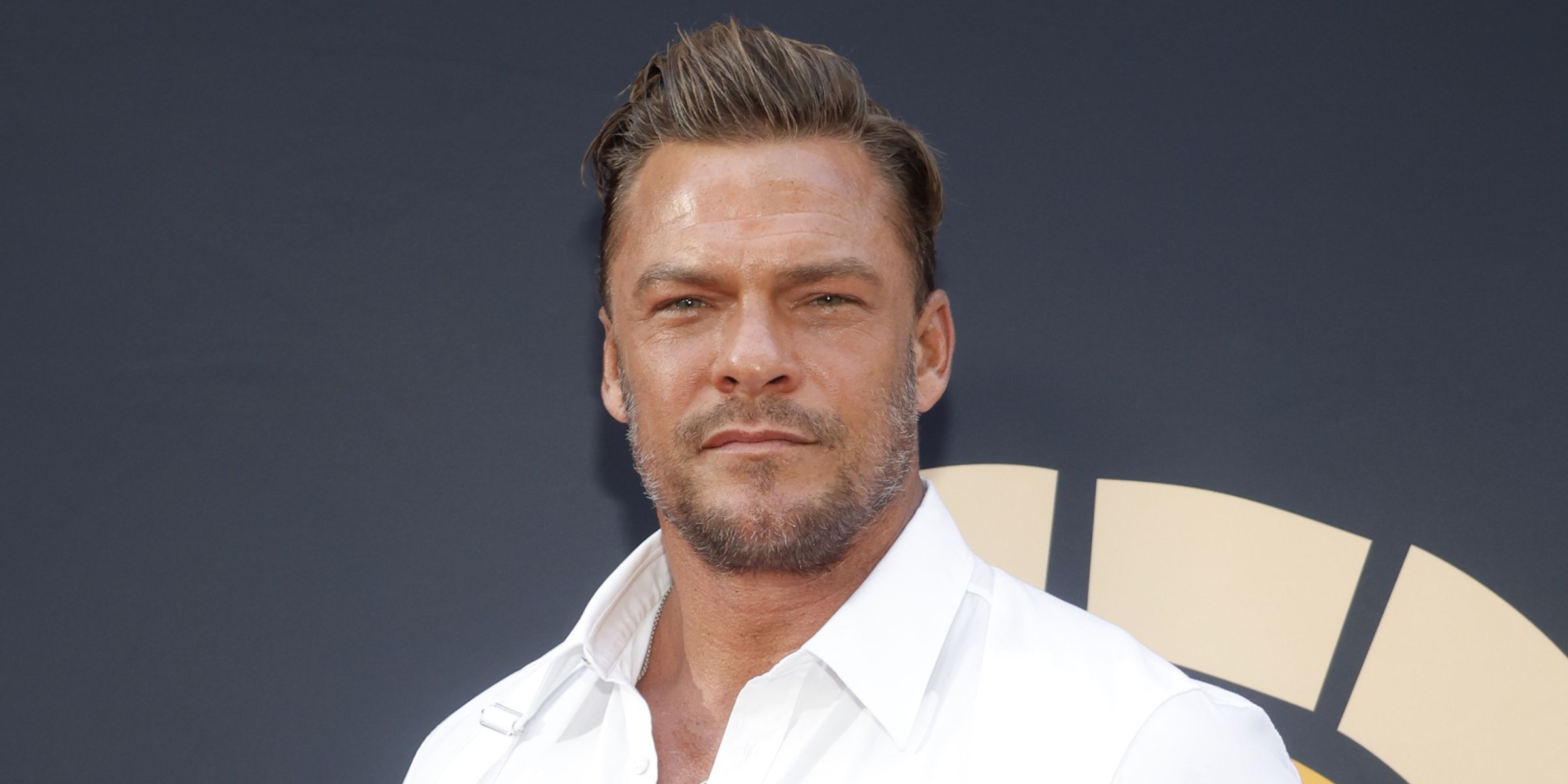 Alan Ritchson se adapta a Batman después de la reciente actualización de DCU de James Gunn en el emocionante nuevo DC Art