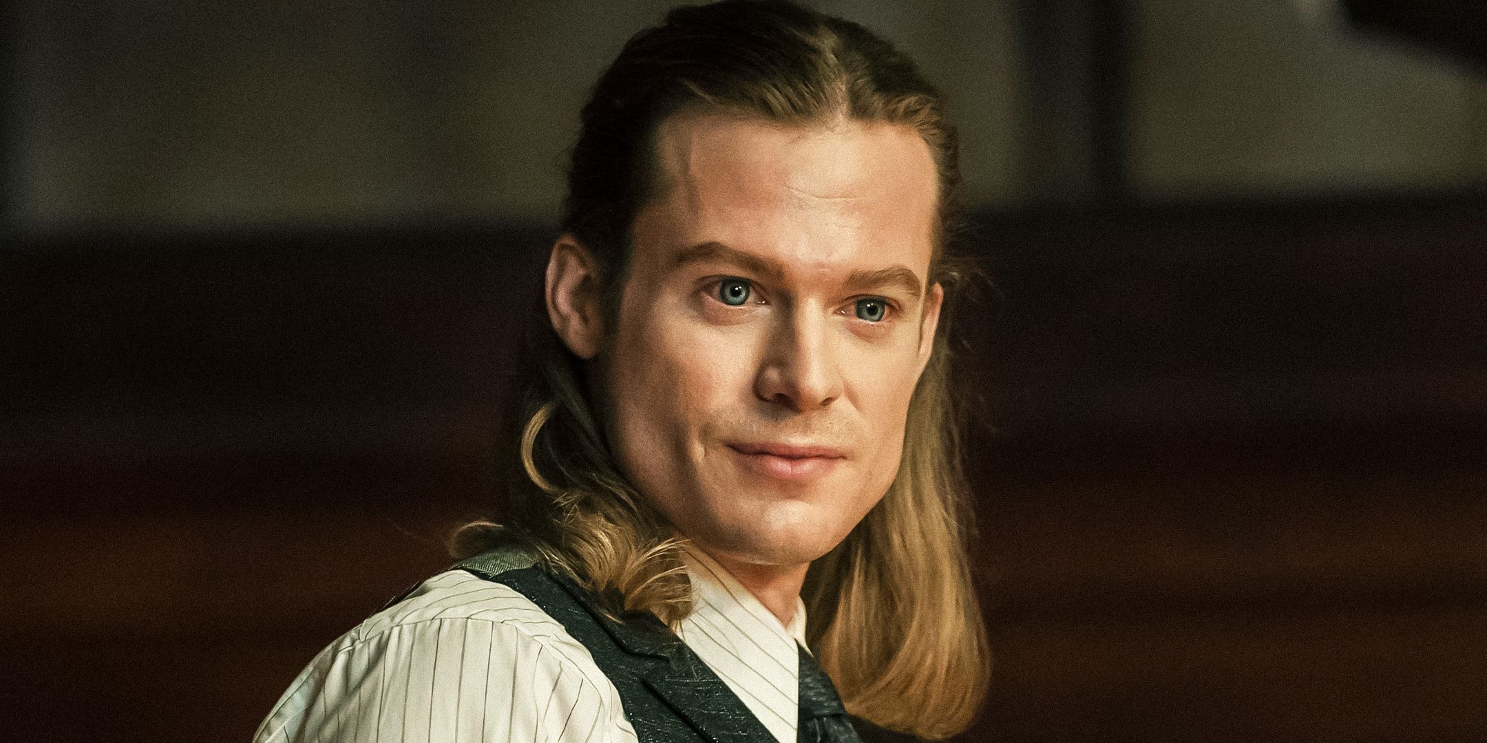 Los showrunners de Talamasca se burlan de los crossovers con la entrevista con los personajes de Witches de Vampire & Mayfair