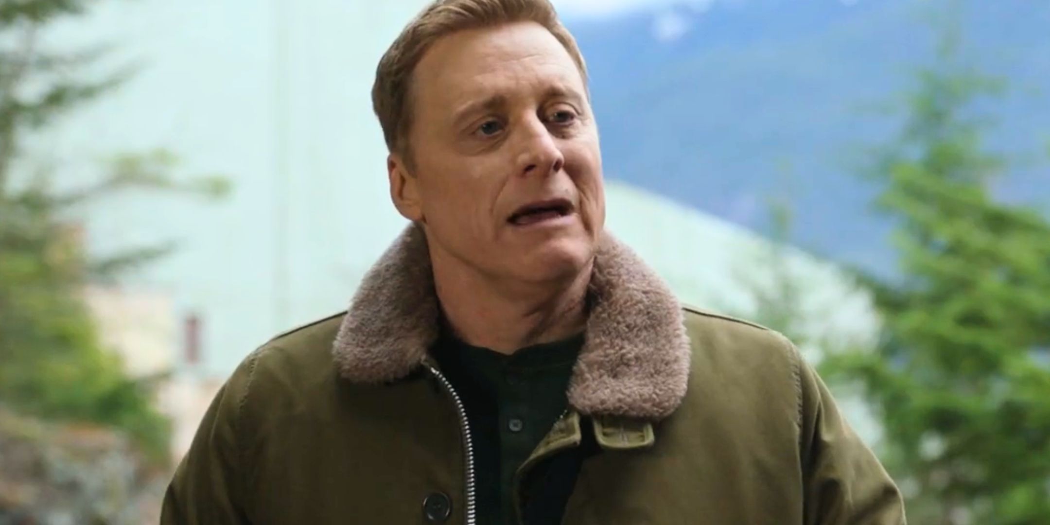 La temporada 4 de alienígena residente está terminando la serie con uno de sus giros de villano más aterradores de la historia