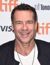 Tiro en la cabeza de David James Elliott