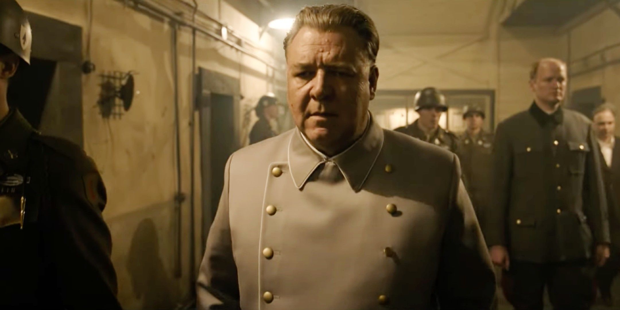 El poderoso comandante nazi de Russell Crowe está en juicio en el primer avance del drama de la corte posterior a la Segunda Guerra Mundial