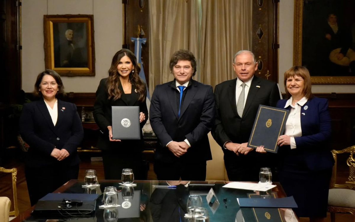 Argentina y EU firman acuerdo para exención de visado
